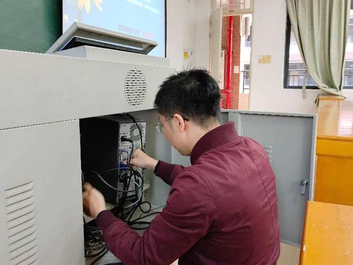 第1题_钟耀萱_20250328_03e1e361098f9eef4ddaa830eb301dc_5